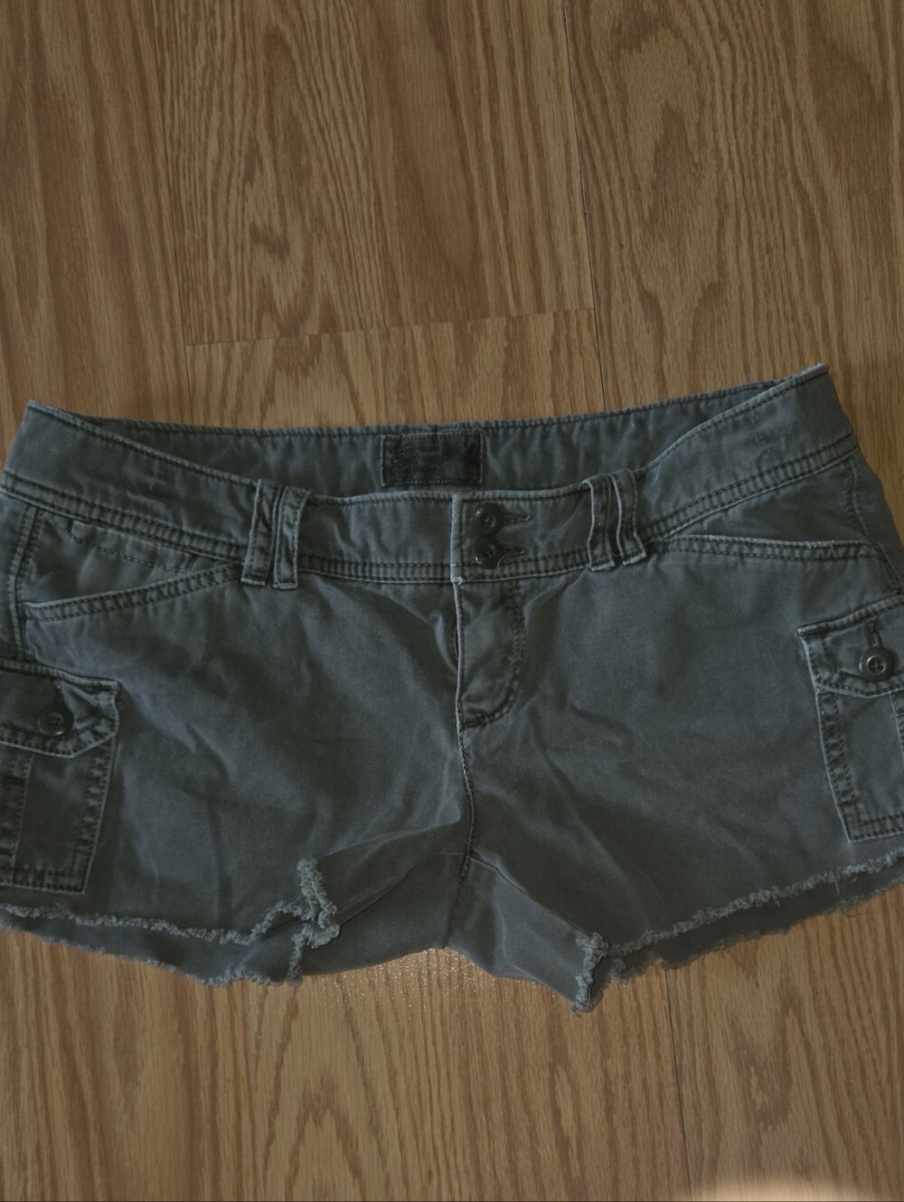 American Eagle Outfitters Green Cargo Cutoff Shorts - Picture 1 of 3